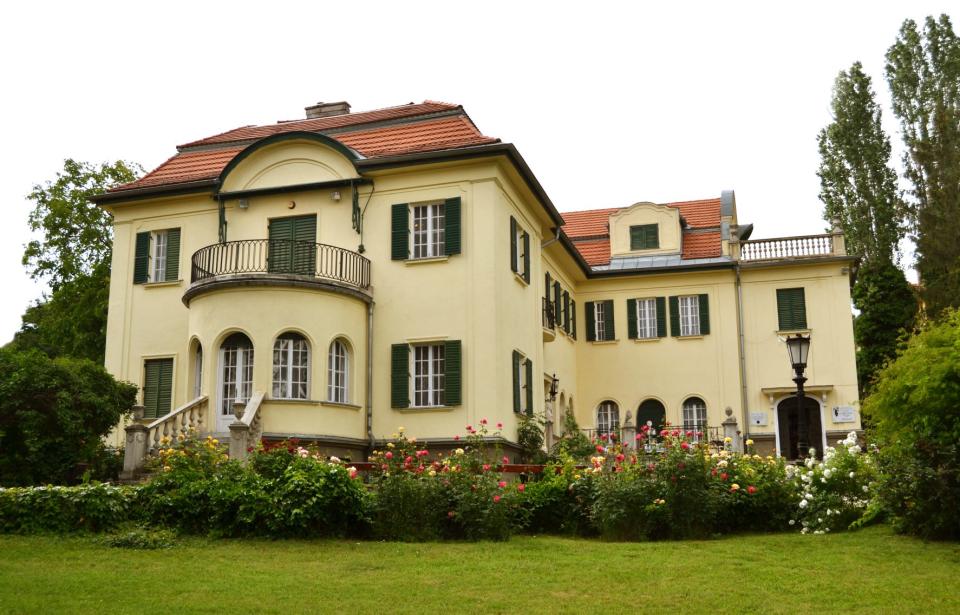 Bajor Gizi